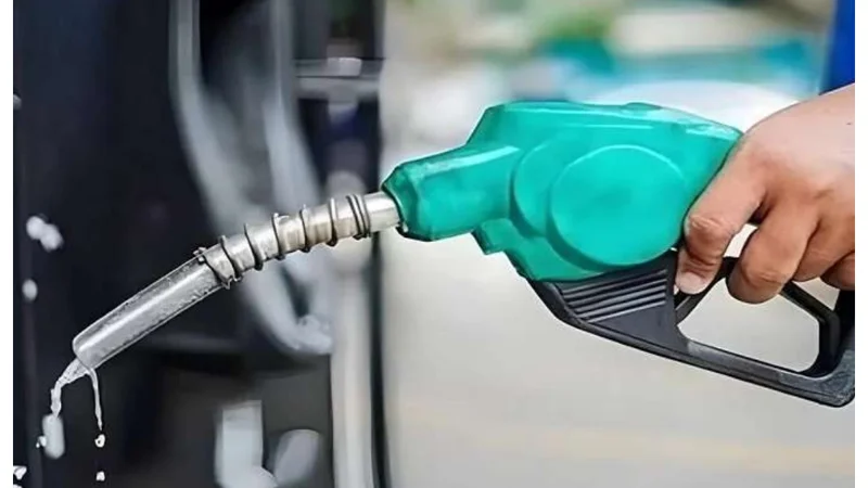 Petrol prices drop in Pakistan