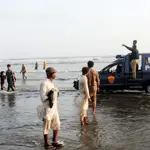 Commissioner imposes ban on Karachi beaches under Section 144