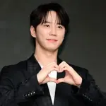 Korean star Lee Jun-young confirms military enlistment date