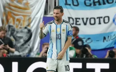 Messi shines as Argentina beat Algeria 3-0 in World Cup opener