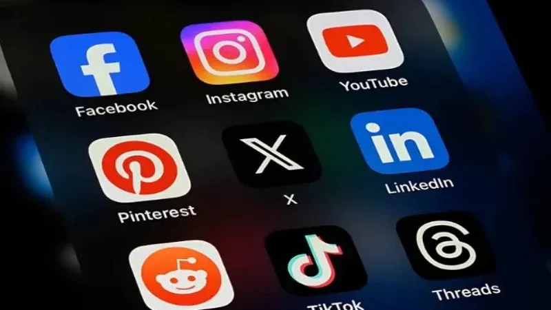 AI Social media down syndrome