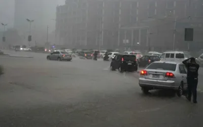 Rain, thunderstorms likely in Karachi through Tuesday, Met Office says