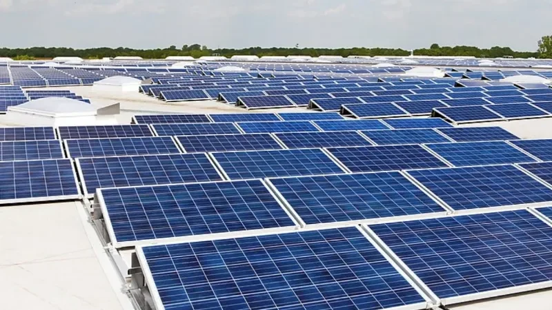 Solar panel prices drop in Pakistan after fuel price cut
