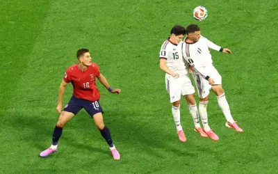Mexico stay perfect, bounce Czechs out of FIFA World Cup