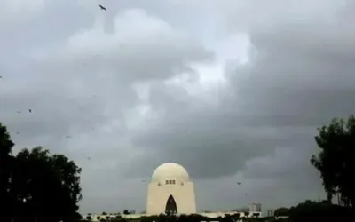 Karachi stays cloudy amid warm weather