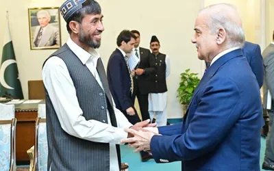 PM awards Rs2.5m to excavator operator for rescuing flood-stranded family