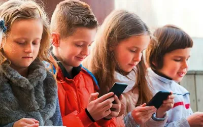France proposes social media ban for children under 15