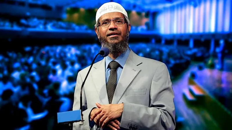 Dr. Zakir Naik arrives Karachi
