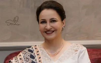 Actress Saba Faisal faces backlash over advice to newlywed brides
