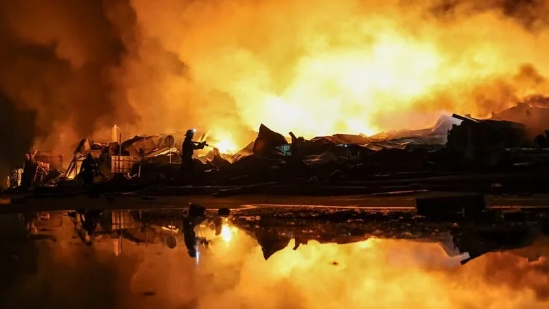 Deadly Russian strikes hit Kyiv, leaving dozens injured