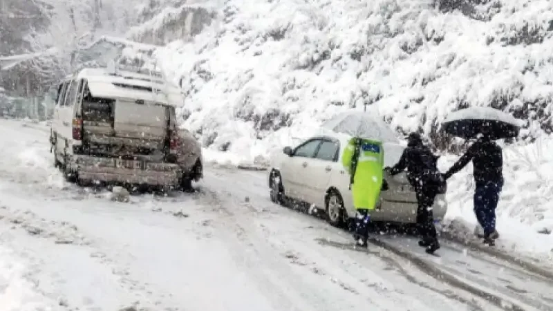 Weather update: More rain, heavy snowfall expected in KP