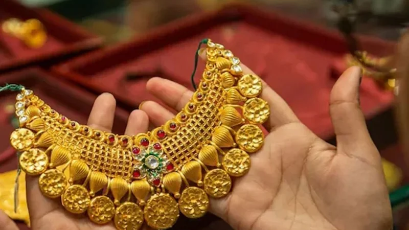 Gold prices jump