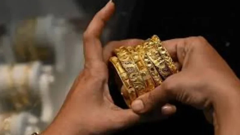 Gold rates continue