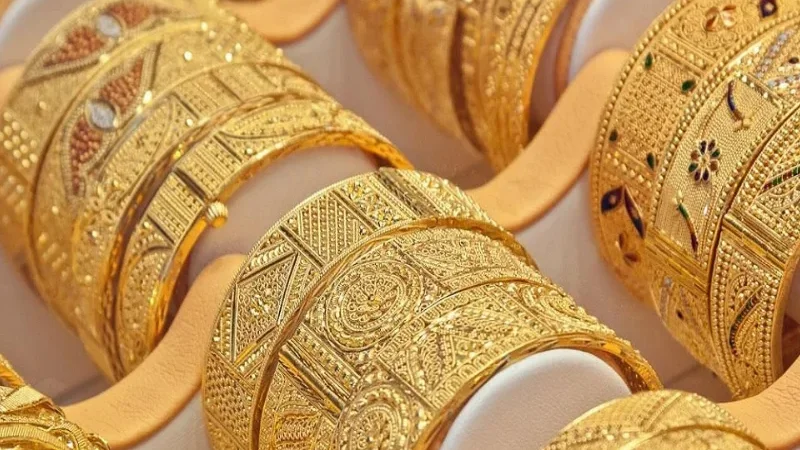 Gold prices jump