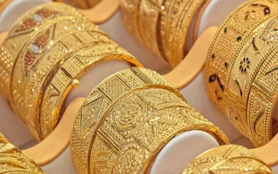 Gold prices jump over Rs5, 000 per tola across Pakistan