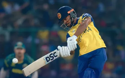 Sri Lanka crush Australia by 8 wickets to seal Super Eight spot