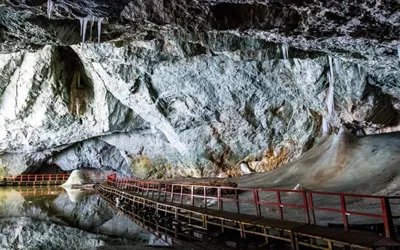 Ancient cave discovery reveals multi-drug resistant bacteria