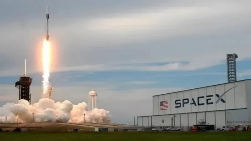 SpaceX sets launch record with two Falcon 9 missions in under 39 minutes