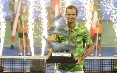 Medvedev wins Dubai: Gulf Airspace disrupts travel