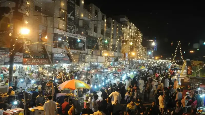 Karachi police introduce traffic plan for Eid shopping