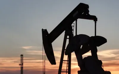 Oil prices jump again as worries grow over Hormuz