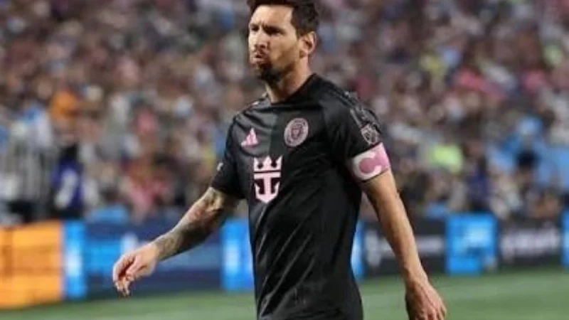 Messi honors late father with Messi honors late father with emotional goal