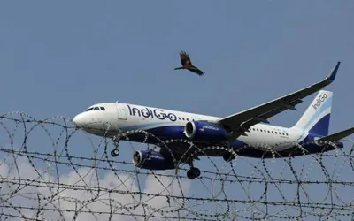 Pakistan keeps its airspace closed to Indian airlines until April 24