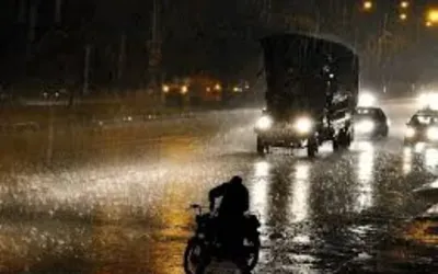 Karachi hit by heavy rain, strong winds for second consecutive day
