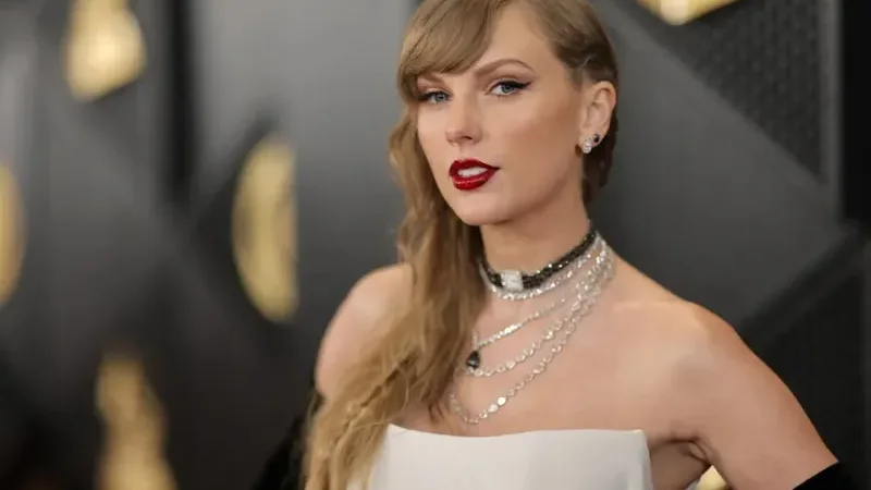 Taylor Swift delights fans with performance at intimate Grammys event - Grammys event, Taylor Swift