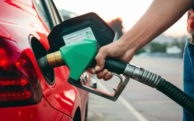 Federal govt increases petrol and diesel prices