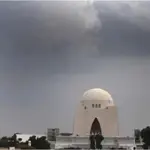 Karachi braces for cloud cover, rain expected