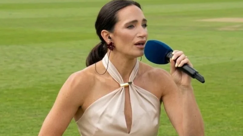 Laura Wright captivates fans with Pakistan anthem
