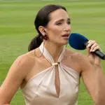 Laura Wright captivates fans with Pakistan anthem