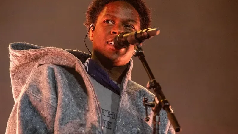 Daniel-Caesar