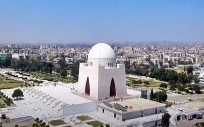 Karachi basks under clear skies, No rain in sight in