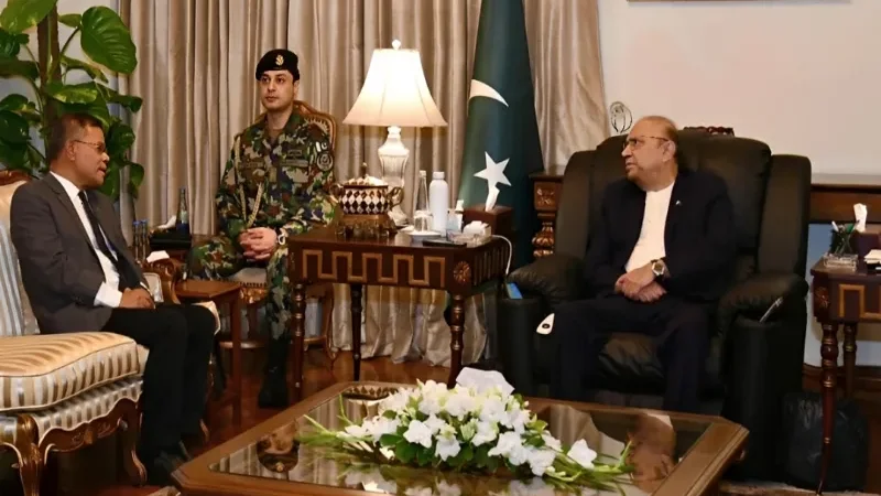 President Zardari calls for stronger Pakistan-Malaysia cooperation on security, trade