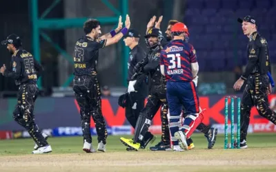 Peshawar Zalmi secure commanding win over Karachi Kings