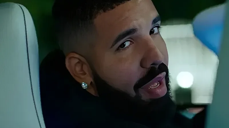 Drake blows kiss at Ella Langley concert, sparking fan buzz over future collaboration