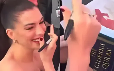 Anne Hathaway receives Quran gift at Devil Wears Prada 2 premiere