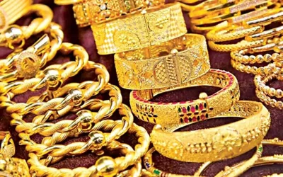 Gold, silver prices continue downward trend in local markets