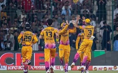 Peshawar Zalmi defeat Islamabad United by 70 runs to reach PSL final