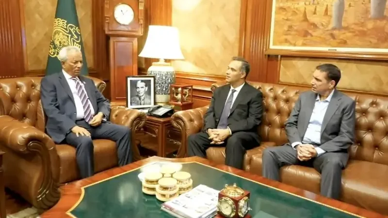 Chairman K-Electric Shaheryar Chishty meets Governor Sindh, discuss ongoing development project