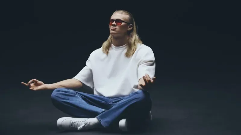 Erling Haaland eyewear