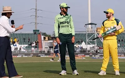 Pakistan put Australia in to bat after winning toss in first ODI