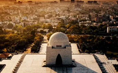 PMD forecasts another hot and humid day for Karachi