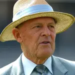 Geoffrey Boycott criticizes England over second Ashes Test defeat