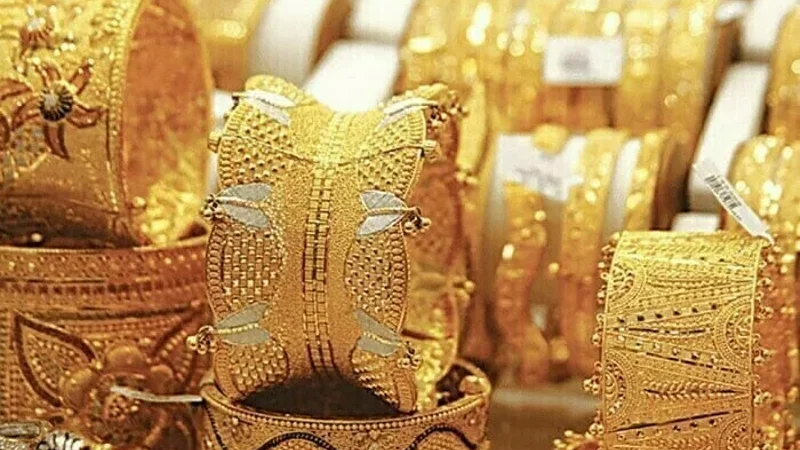 Gold price drops in Pakistan