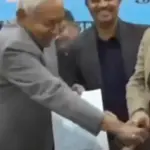 Bihar CM forces Muslim girl to remove Veil during Ceremony