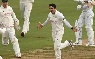 Mohammad Abbas signs two-year deal with Derbyshire