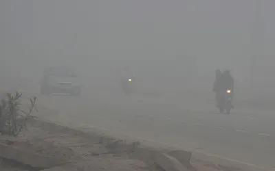 Fog hits Karachi: PMD issues weather update